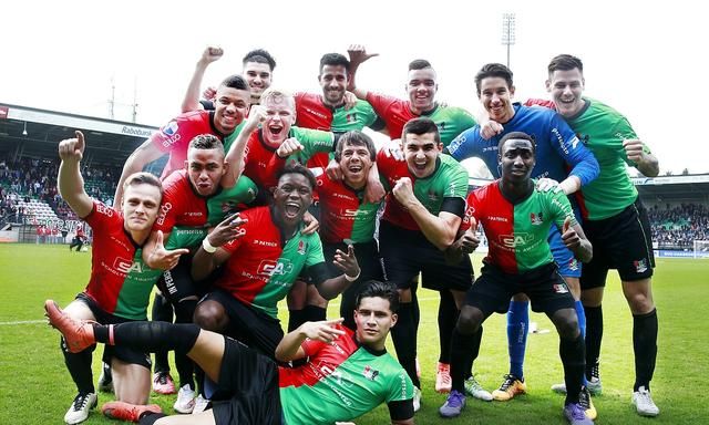 更接近门前 更接近门前