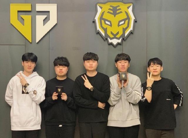 并在最后8 并在最后8